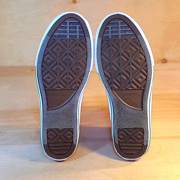 Converse Chuck Taylor All Star Christmas Red Green Canvas Athletic Shoes - Picture 8 of 10